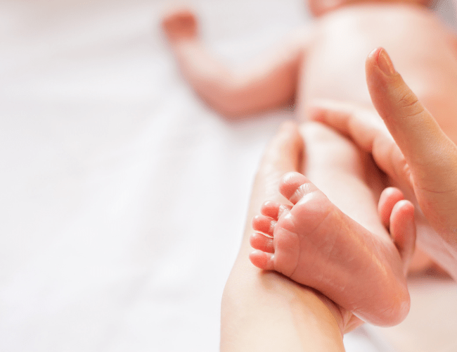 Un Nouveau Pas, accompagnement à la parentalité Vannes⎮massage bébé